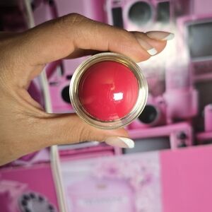 Tahari Red Blush And Lip color